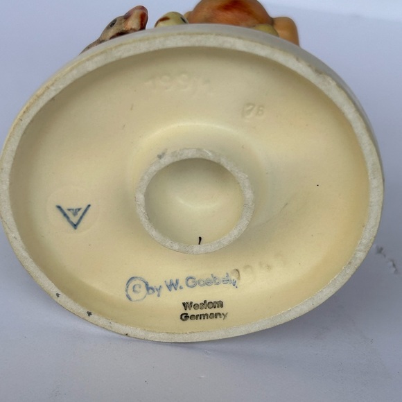 Vintage Hummel Goebel “Feeding Time” #199 TMK-2 Full Bee - Picture 3 of 6